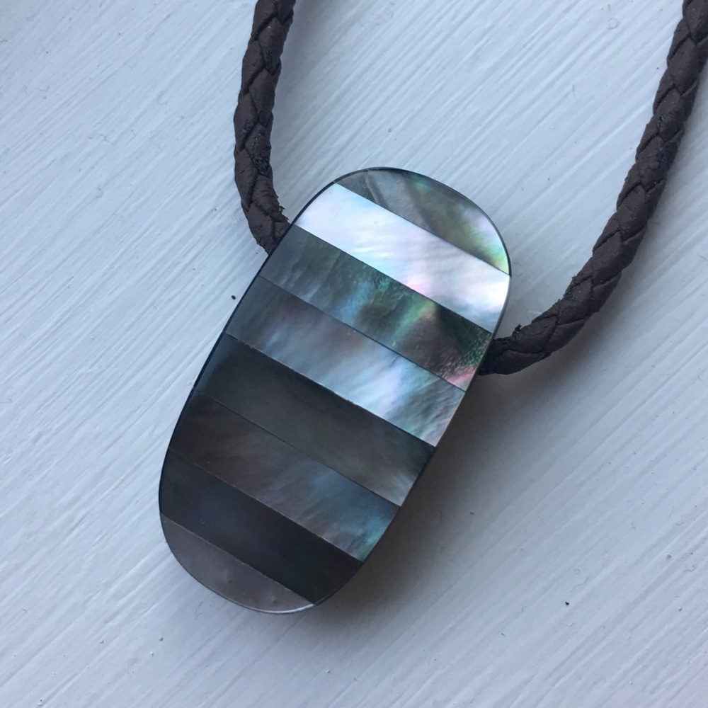 Gorgeous Mother of Pearl inlay pendant 😍